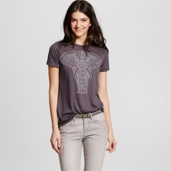 Zoe + Liv Tops - 3/$25 Zoe & Liv Indian Elephant High Low Tee XS